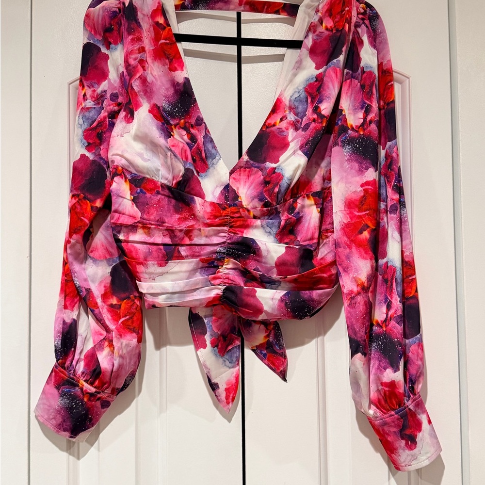 bebe puff‎ sleeve stretch satin Floral Blouse 8 NWT